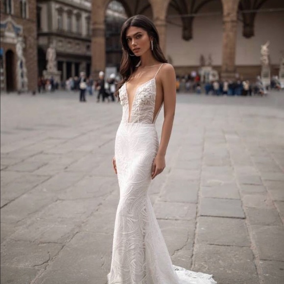 Milla Nova ‘Riña’ Wedding Dress - Picture 4 of 6